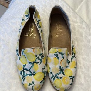 Lemon slip on loader style